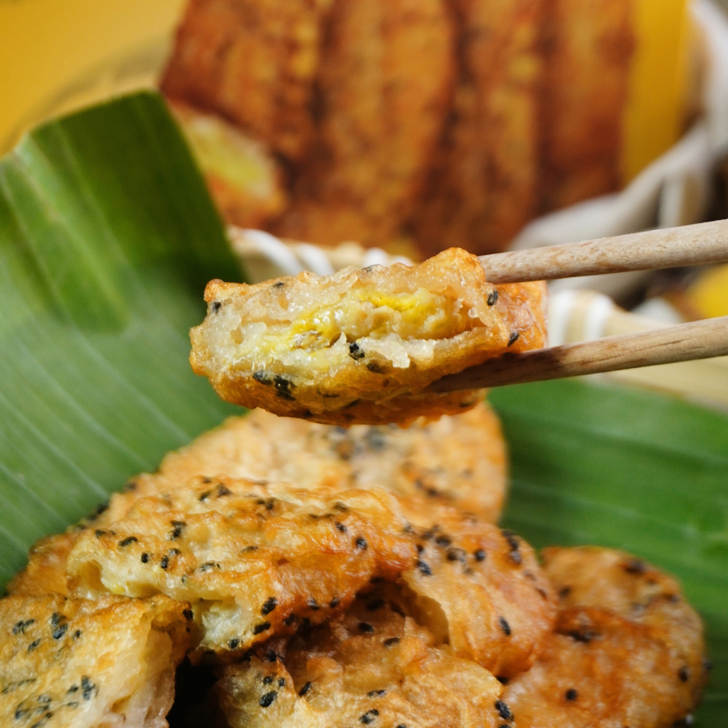 CT035 - Chuoi Chien Me / Fried Banana with Sesame CT035 - Chuoi Chien Me / Fried Banana with Sesame
