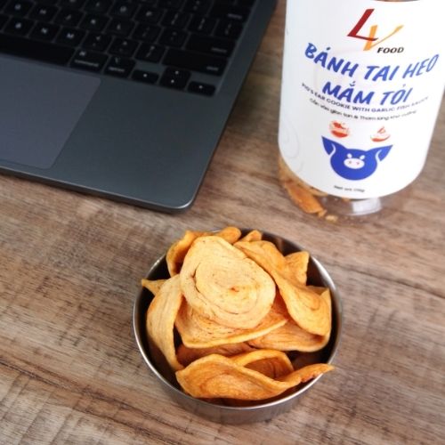 LV050 - Banh Tai Heo Mam Ot * Sesame Cookies With Fish Sauce