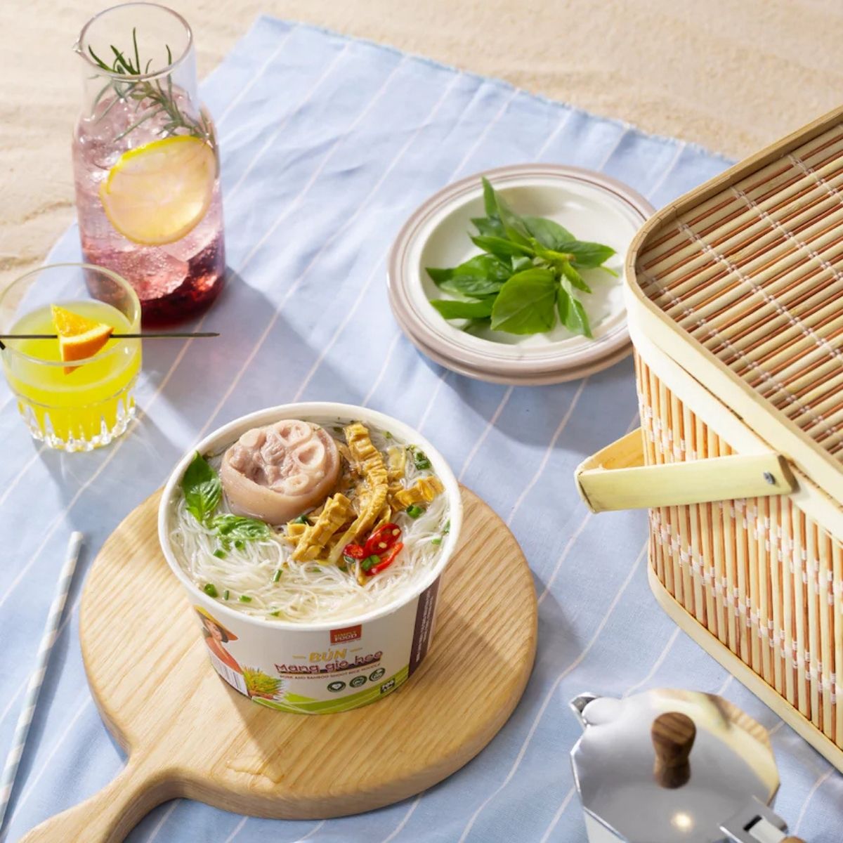 SIMPLY - (BOWL) Bun Mang Gio Heo / Instant Rice Noodles Bamboo Shoot And Artificial Pork