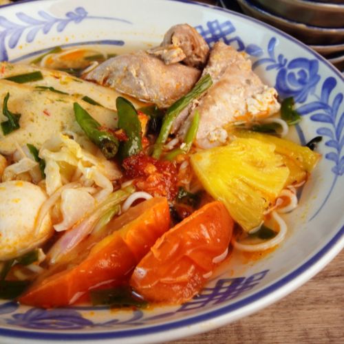 CT036 - Bun Ca Nha Trang / Nha Trang Vermicelli Soup with Fish Cake *