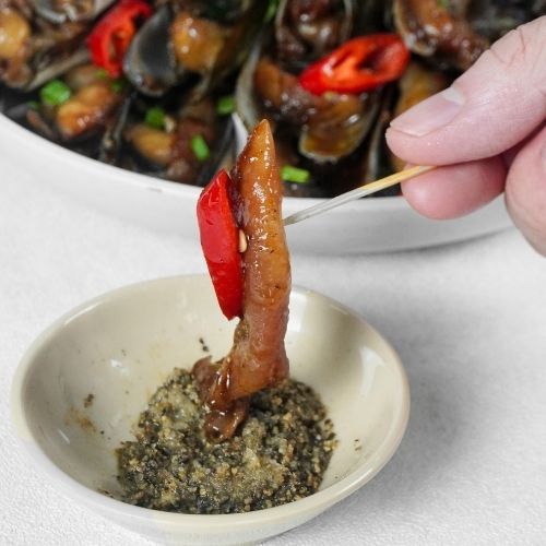 VC0054 - Oc Mong Tay Xao La Que/ Stir-fried Razor Clam With Basil