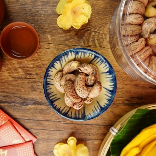 CT115 - Hat dieu rang muoi vo lua xep hop/Salted Roasted Cashews with Skin