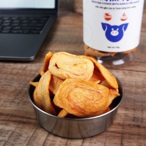 LV050 - Banh Tai Heo Mam Ot * Sesame Cookies With Fish Sauce