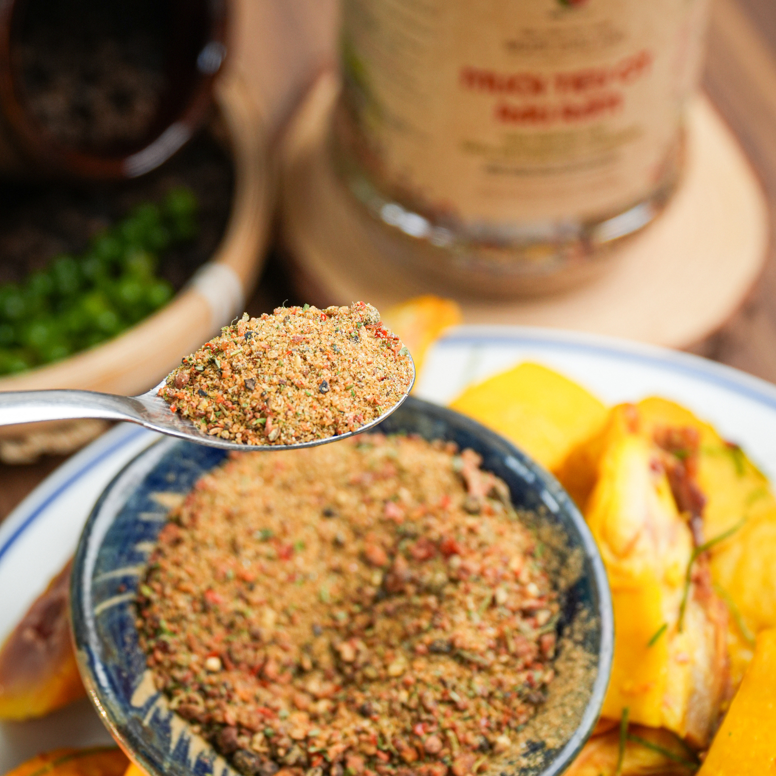 MCH06 - Muoi tieu ot rau ram/ Chili Pepper Salt With Vietnamese Coriander * 300g x 40 Units