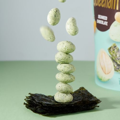 QN03 - (GREEN) Socola rong bien phu hat hanh nhan-hat dieu/ Seaweed Chocolate Coated Almond-Cashew Nut