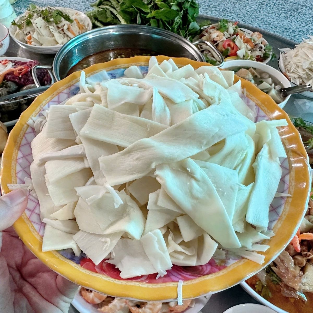 AK11 - Cu hu dua/Cococut Tubers