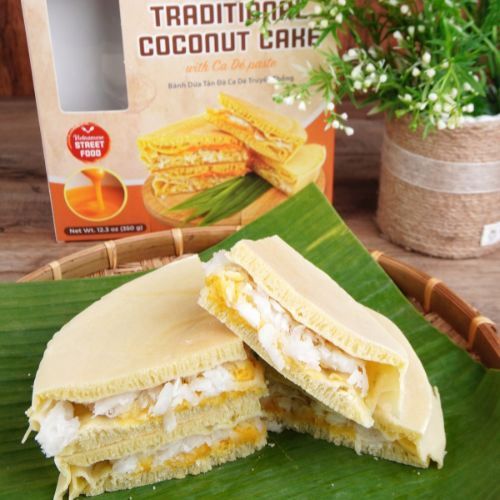CT002 - Banh Dua Tan Da Ca De Truyen Thong / Traditional Coconut Cake With Ca De Paste